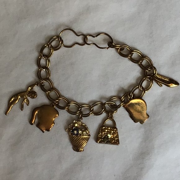 Jewelry - Vintage Charm Bracelet